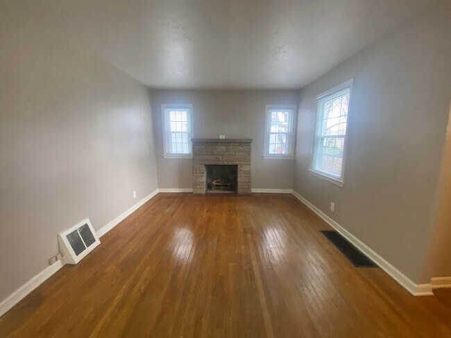 Building Photo - 4028 Monroe St