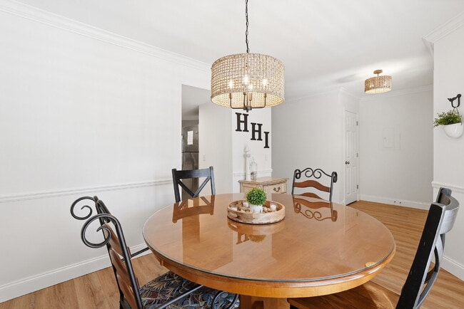 Building Photo - "Coastal Comfort Awaits: Spacious 2-Bed, 2-Bath Furnished Condo in Shipyard on Hilton Head Island!"