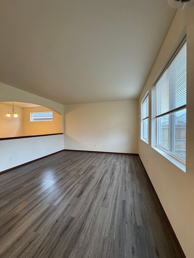 Building Photo - Spacious 5-Bedroom Home with Fenced Yard & Oversized Garage