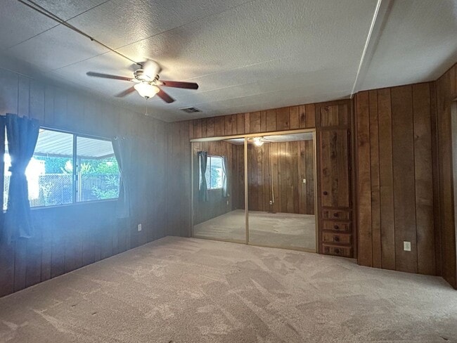 Building Photo - 2 Tarn Cir