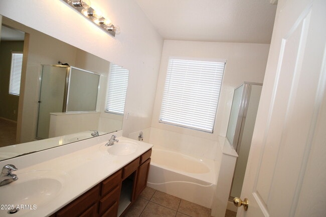 Building Photo - 4815 N 95th Ln