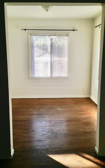 Building Photo - 615 N Coronado St