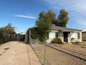 Building Photo - 3422 E Taylor St