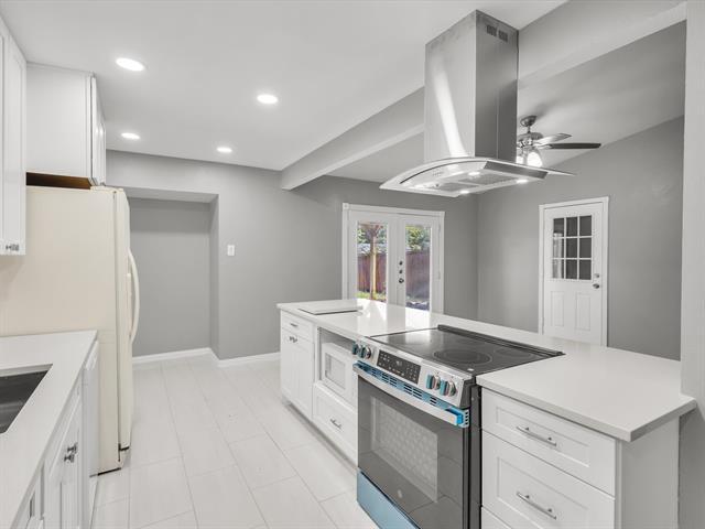 Building Photo - 1224 Meadowcrest Dr