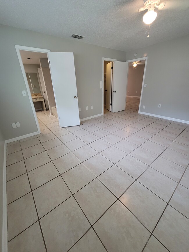 Building Photo - 8089 Omaha Cir
