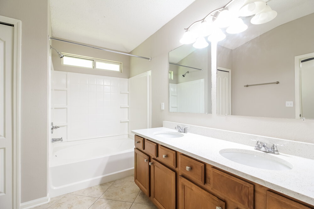 Building Photo - 6602 River Falls Dr