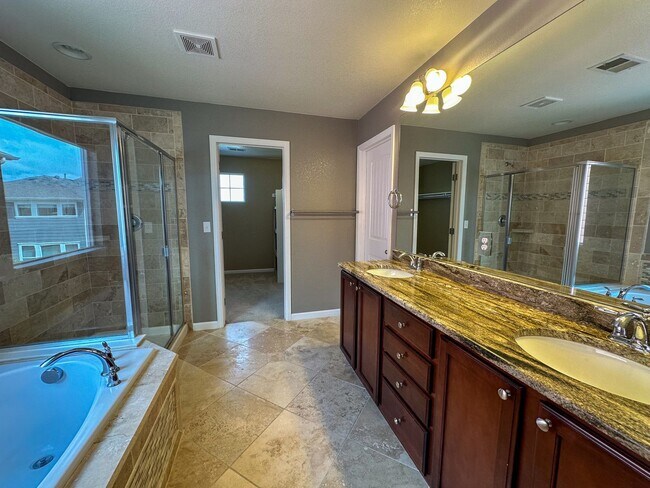Building Photo - Horseshoe Ridge 4bd 3ba 2,522sq.ft. home FOR RENT!