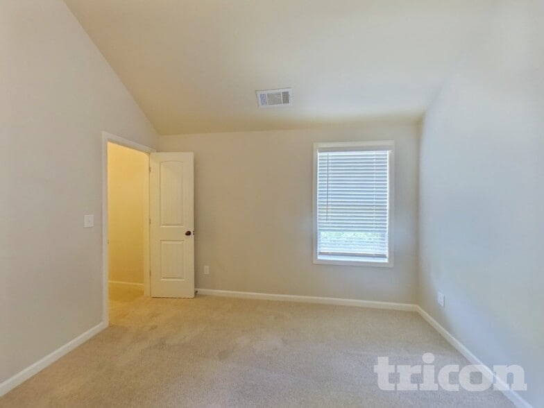 Building Photo - 1152 Hartwell Rd