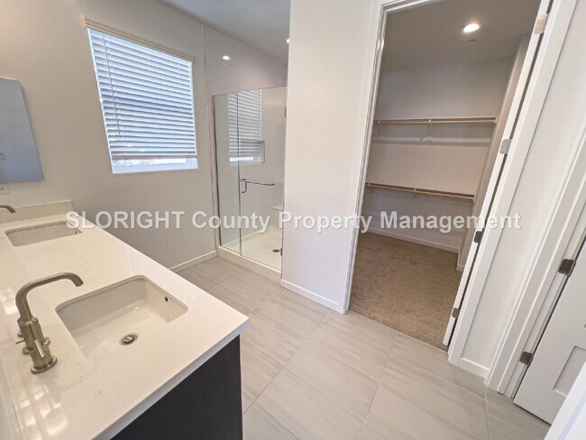 Building Photo - AVAILABLE NOW - 3 Bed/ 2.5 Bath Beautiful SLO Home