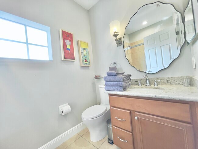 Building Photo - 12667 Biscayne Ct