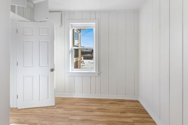 Building Photo - Updated 3bed/1bath Single Family Home