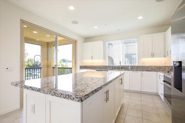 Building Photo - 28 Hideaway Loop