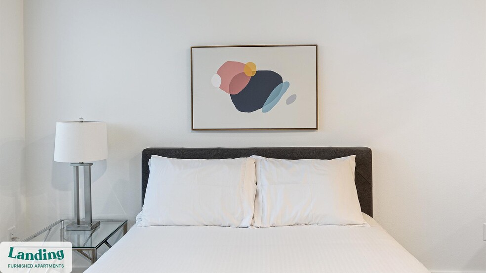 Building Photo - 650 E Sycamore St