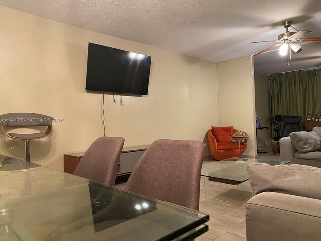 Building Photo - 443 NE 195th St