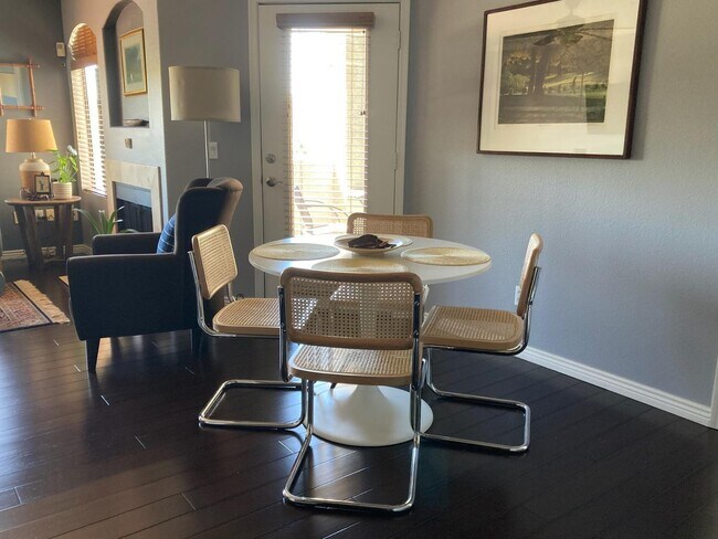 Building Photo - 15095 N Thompson Peak Pkwy