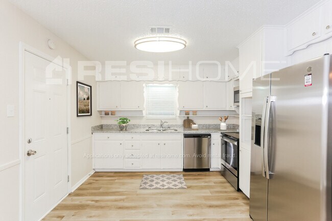 Building Photo - 1300 Prelude Dr