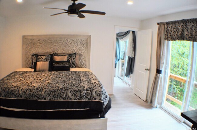 Building Photo - 317 Sky Walk