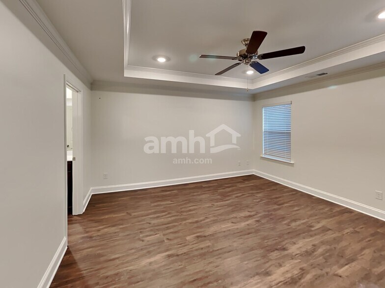 Building Photo - 549 Rivermist Dr