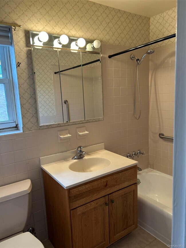 Building Photo - 140 Meyer Oval