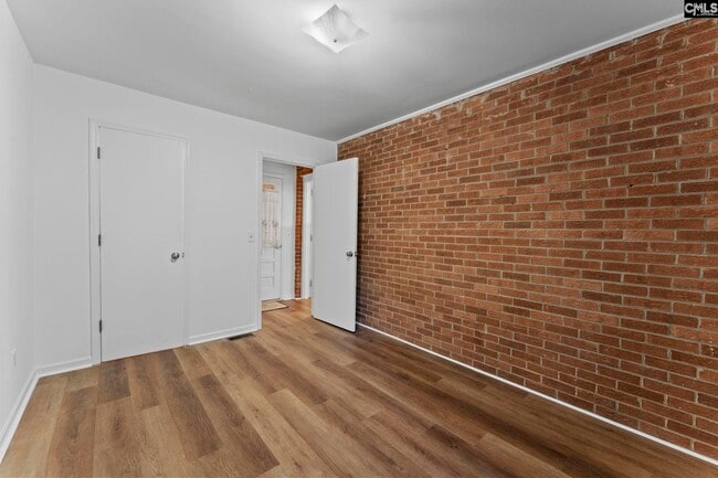 Building Photo - 1115 Gardendale Dr