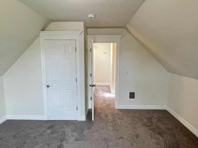 Building Photo - Boise Neighborhood 3-Story Victorian, Walking Distance to N Mississippi