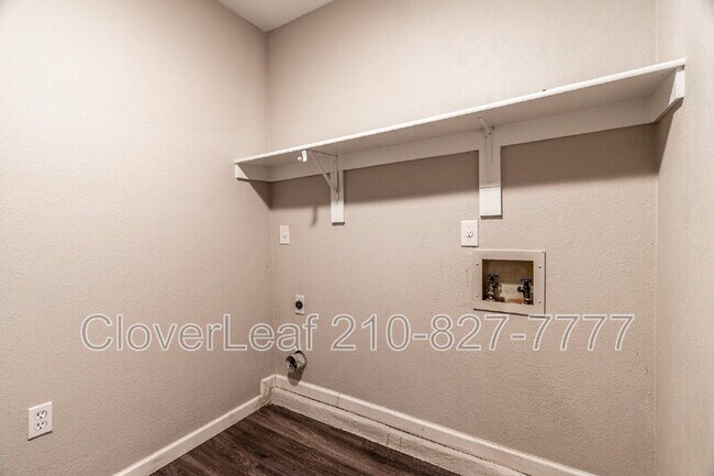 Building Photo - 118 N Meadow St