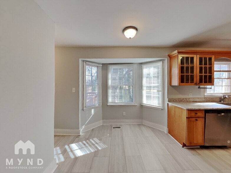 Building Photo - 409 Triple Crown Cir