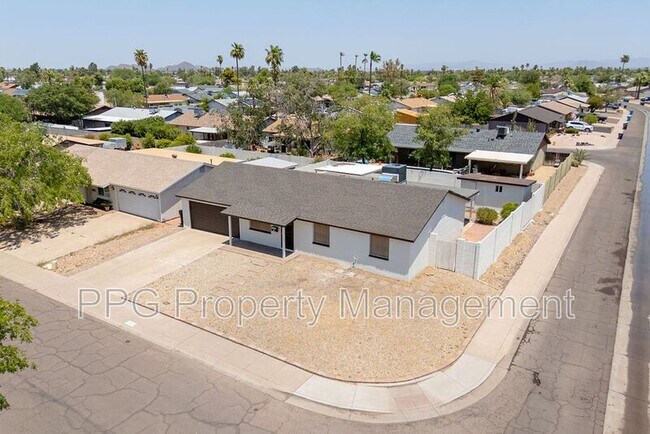 Building Photo - 3718 E Ludlow Dr