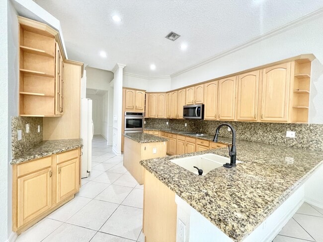 Building Photo - 21232 Rock Ridge Dr