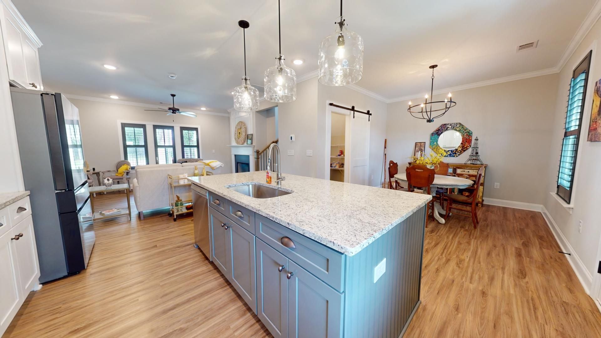 Building Photo - Like New Colonial Style Townhome close to Downtown Opelika