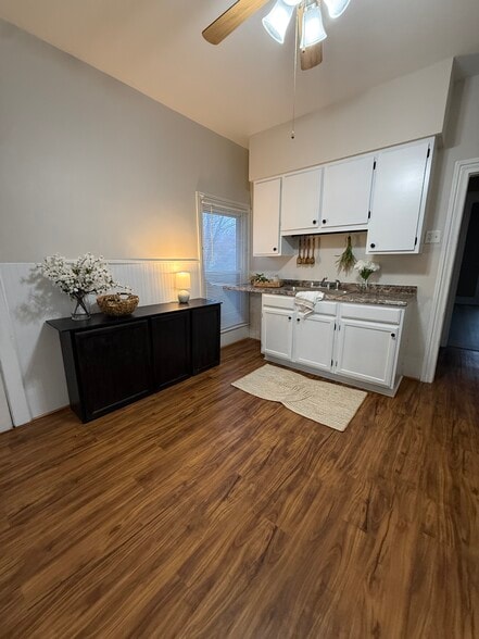 Building Photo - 522 Fleming St