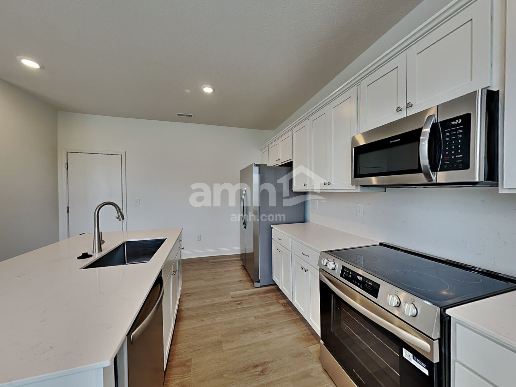 Building Photo - 318 Pine Hill Court