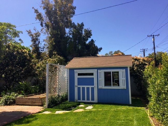 Storage shed - 2457 Ashland Ave