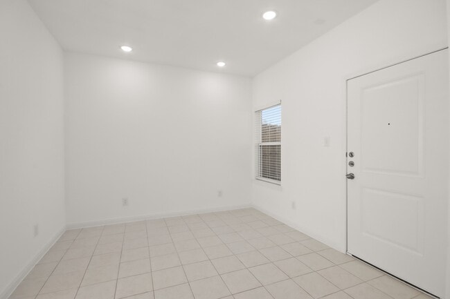 Building Photo - 8302 Tidwell Rd