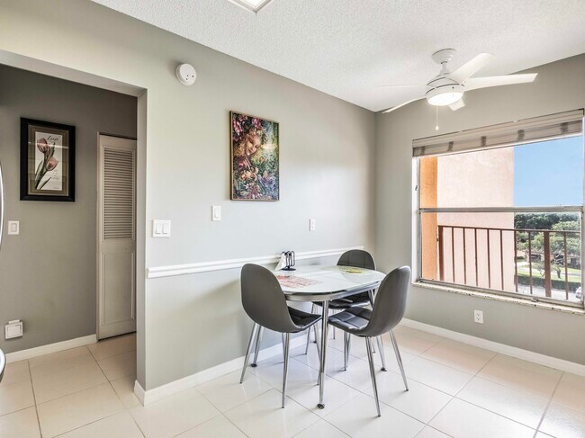 Building Photo - 14527 Bonaire Blvd