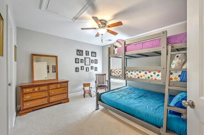 Building Photo - 4 Bedroom 3.5 Bath House in St. Johns Lake - Johns Island