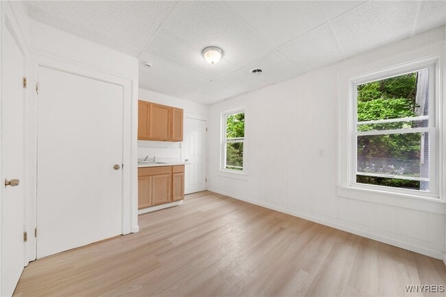 Building Photo - 315 Wohlers Ave