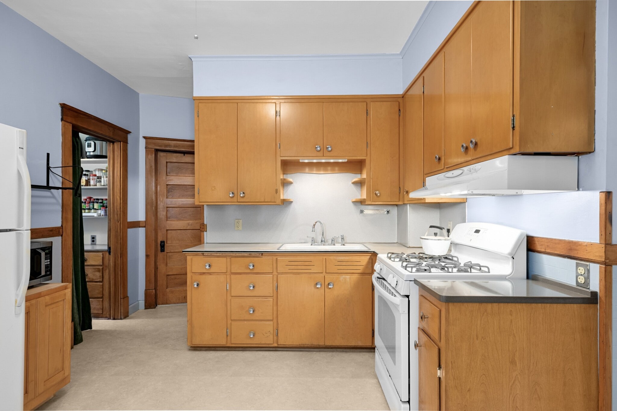 kitchen - 2220 26th Ave S