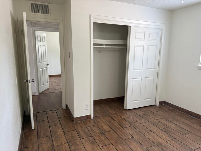 Building Photo - 3908 Ortiz Ct NE