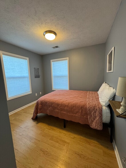 Secondary Bedroom - 1085 Weathervane Pl