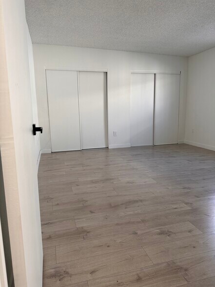 Building Photo - 8126 Owensmouth Ave