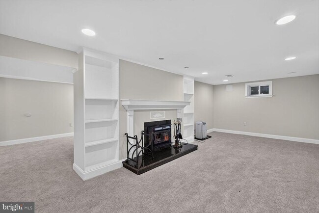Building Photo - 1813 Florin St
