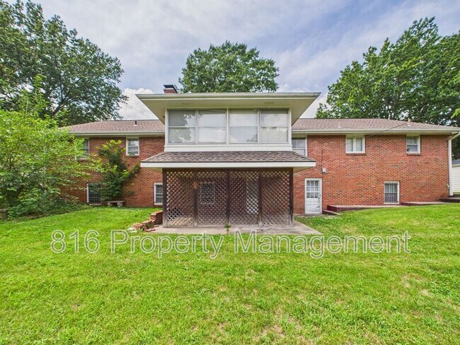 Building Photo - 3233 Shady Bend Dr