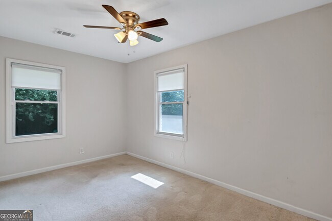 Building Photo - 5772 Lilburn Stone Mountain Rd