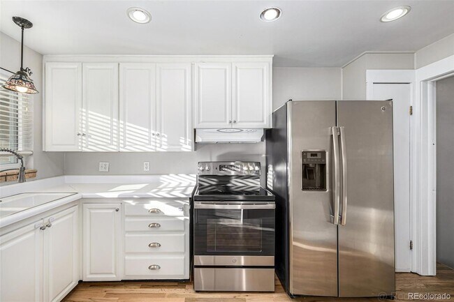 Building Photo - 1150 S Jackson St