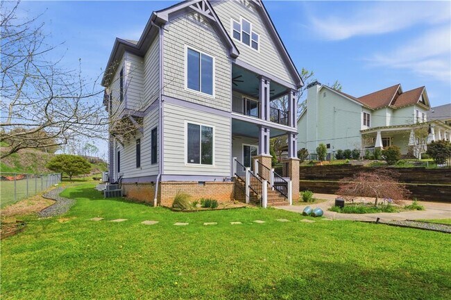Building Photo - 850 Ormewood Ave SE