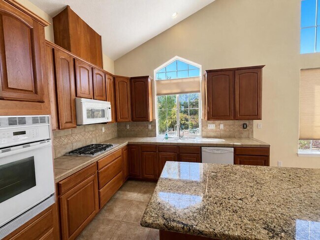 Building Photo - 2805 Snow Line Dr