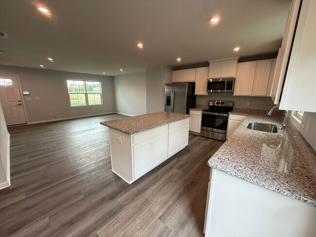 Building Photo - Like-New 4BR Home in Christiana | Open Floor Plan + Large Backyard!