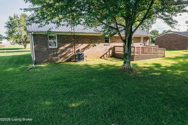 Building Photo - 309 E 6th St