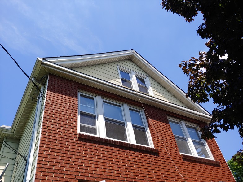 This is a very big basement that have is own door and all d rooms are big kitchen, big livingroom,bi - 123 Liberty St